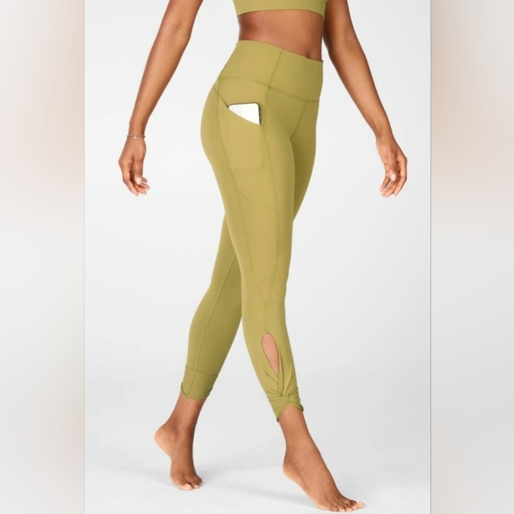 Fabletics Oasis PureLuxe High-Waisted Twist 7/8 Leggings - Green - Medium